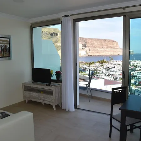 Sunset Apartment *